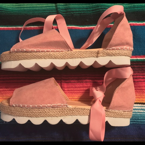 SOLD !!! ROSE COLOR WEDGE SANDALS W/ RIBBON TIE 9 - Picture 3 of 6